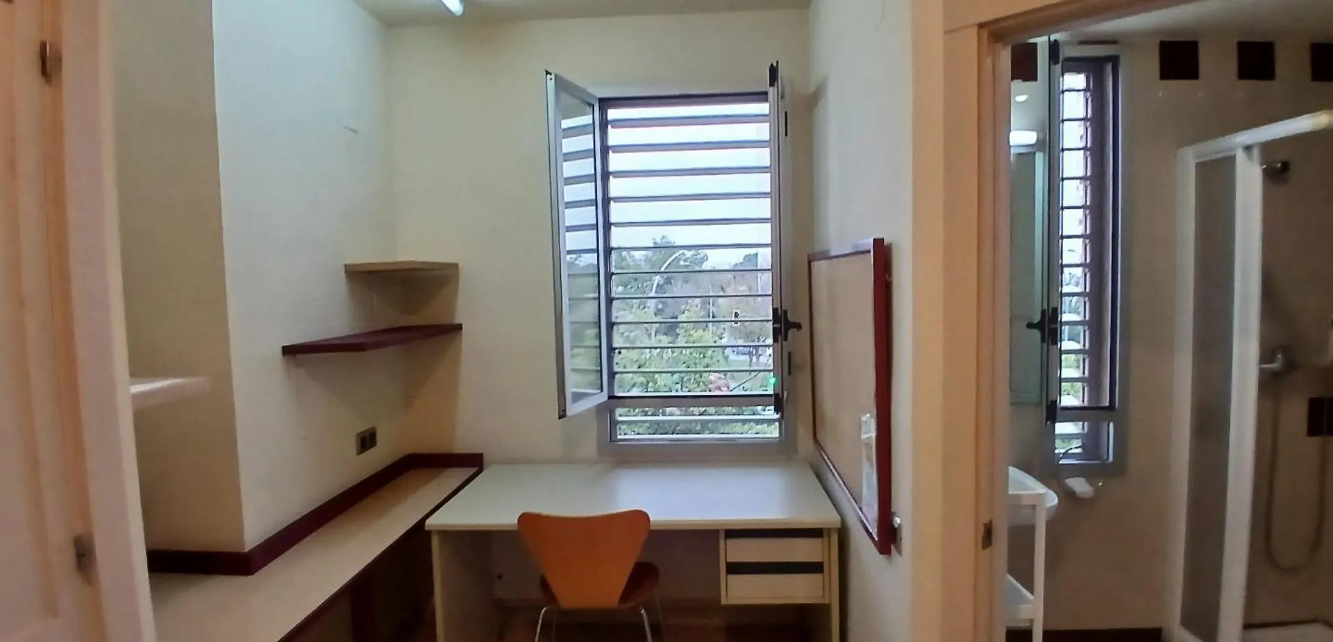 Larru Los Bermejales Residencia Universitaria Sevilla Španělsko